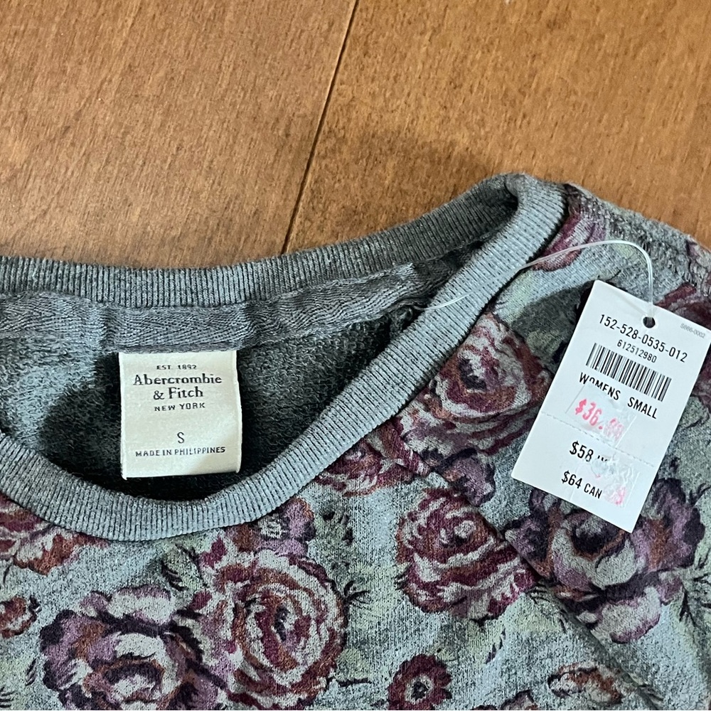 Abercrombie Cropped floral crewneck - Picture 2 of 3